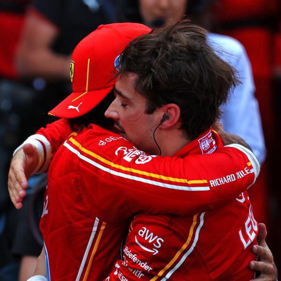 charles 😭 closed 😭 his 😭 eyes 😭 while 😭 hugging 😭 carlos 😭😭😭😭😭