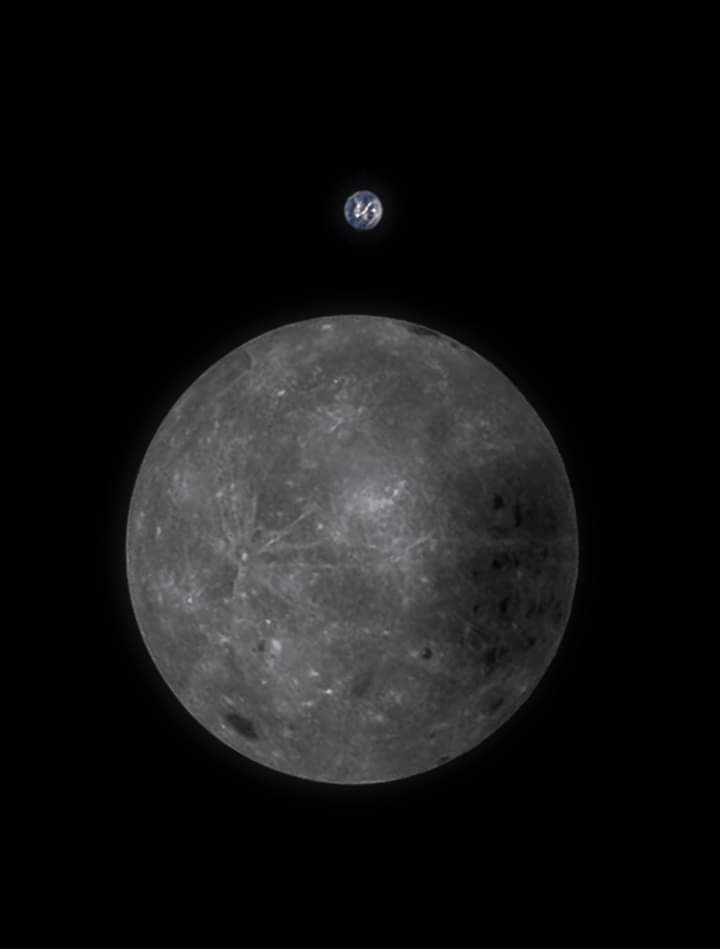 clima_gce's tweet photo. El satélite chino "#Longjiang2" tomó una fotografía que muestra la cara oculta de la #Luna, y detrás de ella nuestro hermoso planeta, llevando vida en el inmenso vacío cósmico 🌎 https://t.co/wBsn7UYcZ6