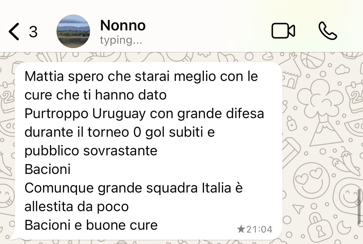 Stavo riguardando i messaggi preferiti e niente, con nonno ho delle chat ultraterrene 

Condoglianze e mo se parla di tattica