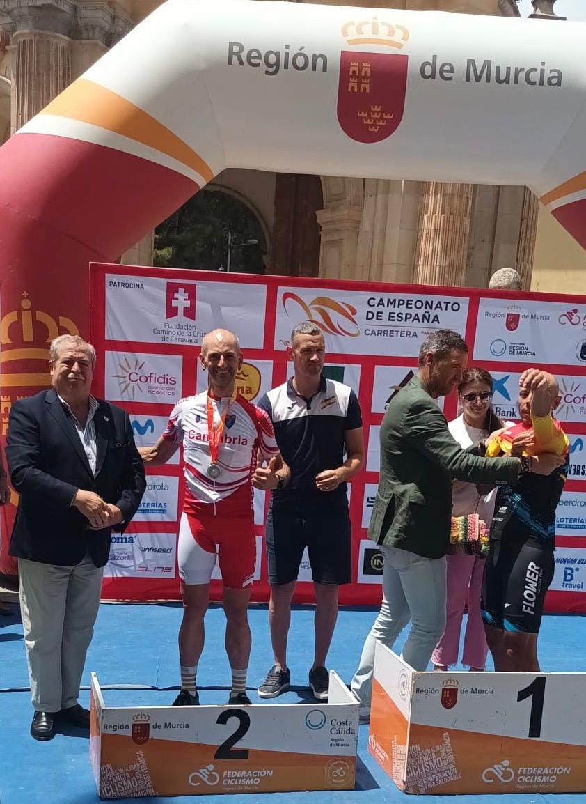Antonio Marín medalla de plata 🥈 en la prueba en Ruta para Sordos del Campeonato de España Paralímpico en Carretera que se disputa en Caravaca de la Cruz.
Esta medalla se une a la de🥉de ayer en la CRI.
¡Enhorabuena!