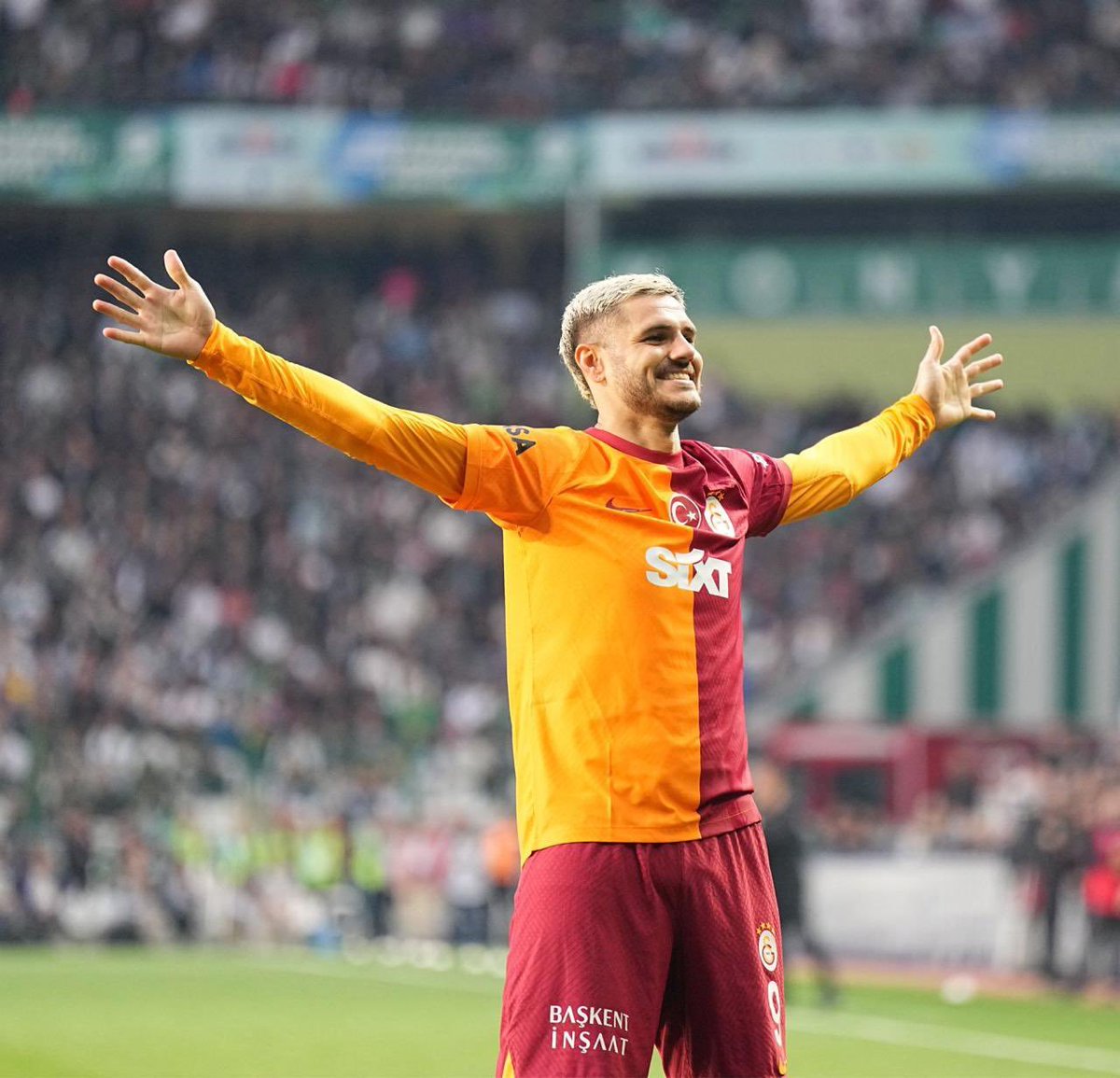 nilayeris84's tweet photo. Şampiyonluğu erteleyebilirsiniz ama Şampiyonu değiştiremezsiniz. En büyüksün @GalatasaraySK @tribunGS https://t.co/2uL4vKspIj