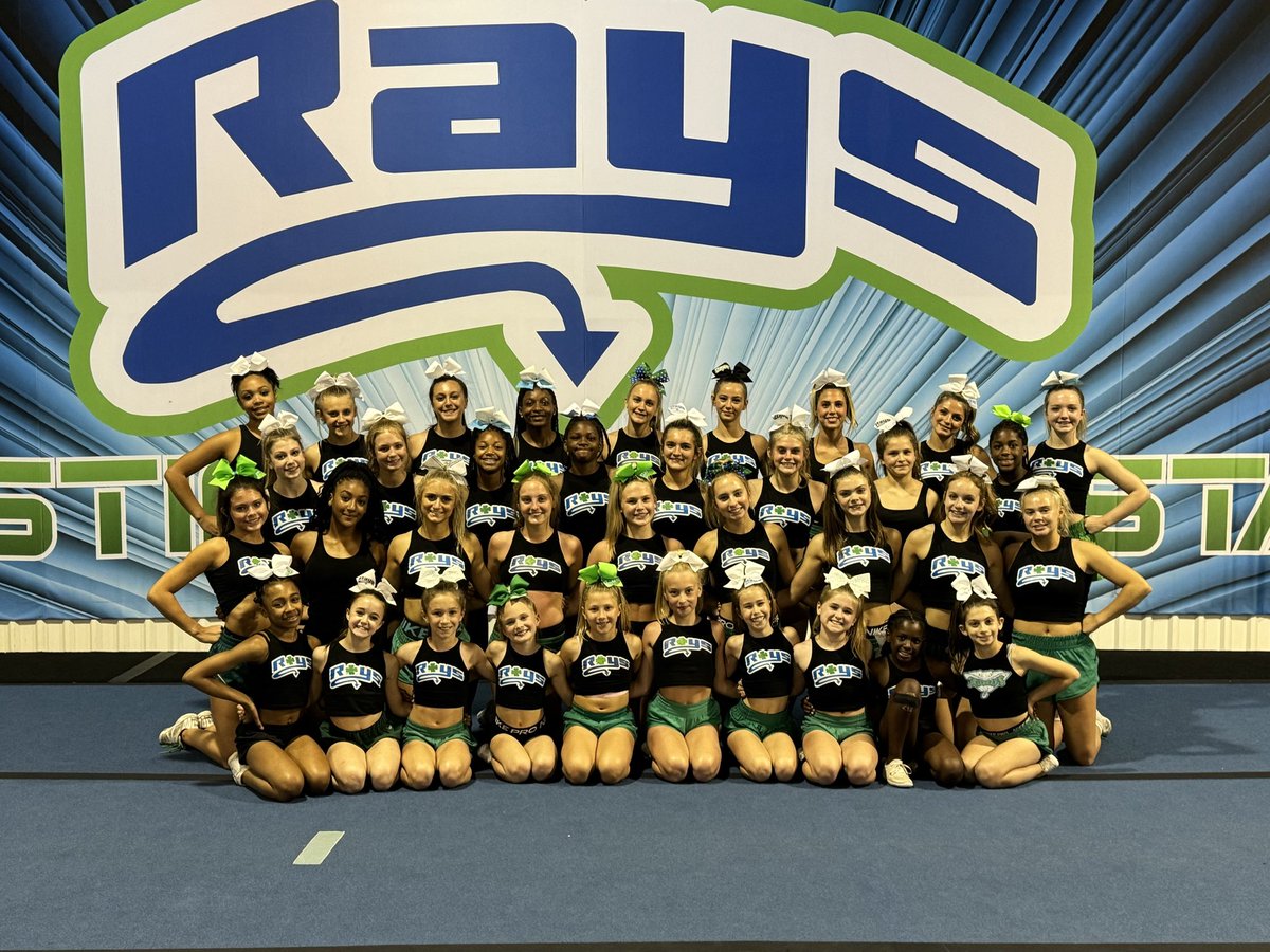 We were missing a few, but please help us welcome the newest members to the 
2024- 2025 Clover club. 🍀💙💚

Athletic, hardworking, SKILLED. These beans are the total package! 

#GLG #23YearsOfGreen #NoExcuses