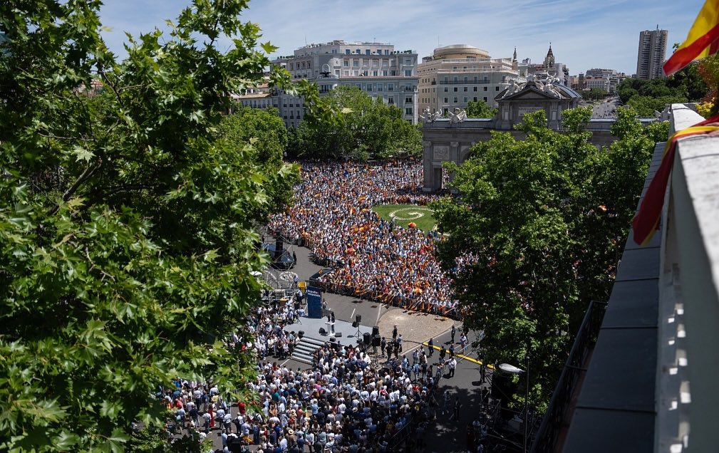 BernabeCanoES's tweet photo. 💙🔥Impresionante convocatoria hoy en Madrid! El próximo #9J diremos en las urnas, lo que hoy hemos dicho en la calle! #EspañaResponde!

#TuRespuesta #EleccionesEuropeas2024 https://t.co/Ka1OcTjZIn
