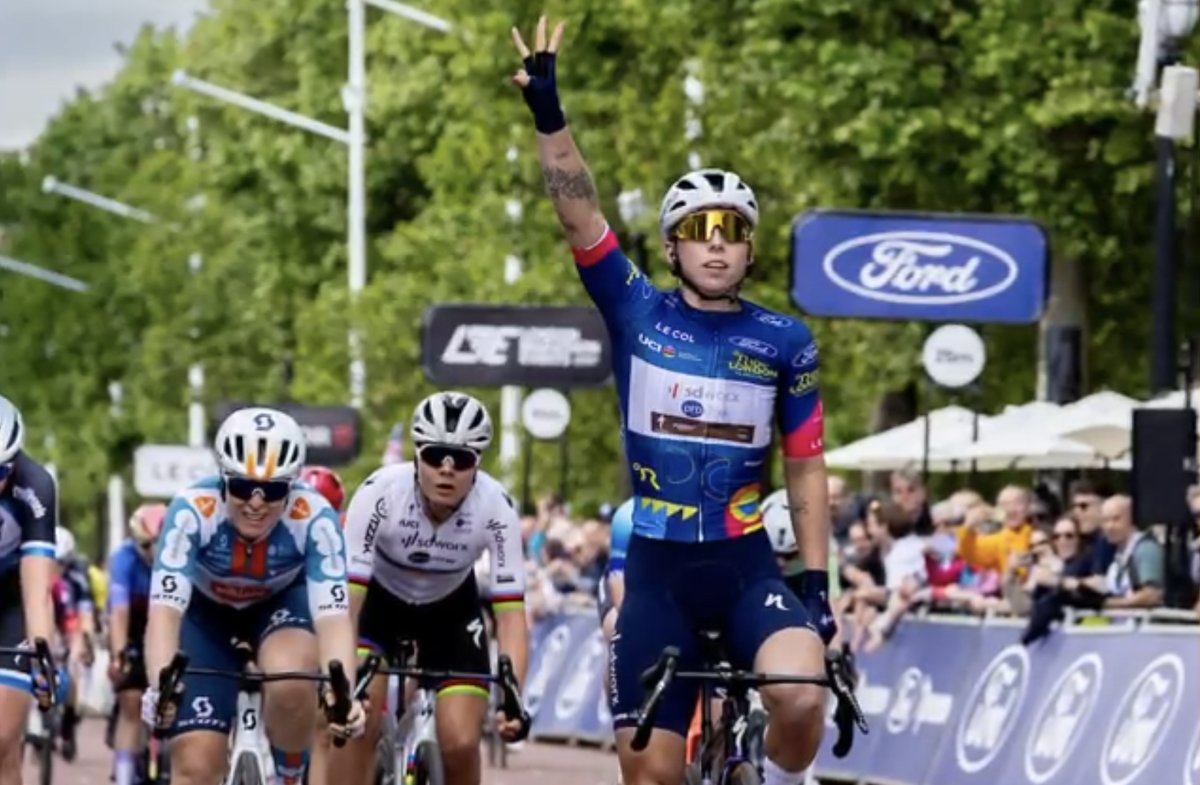 RideLondon Classique: Lorena Wiebes wins stage hat trick and GC in London trib.al/4NEW4jx