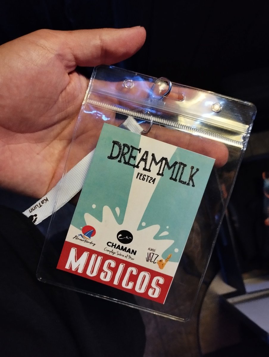 azeswar77's tweet image. Ya llaman músico a cualquiera