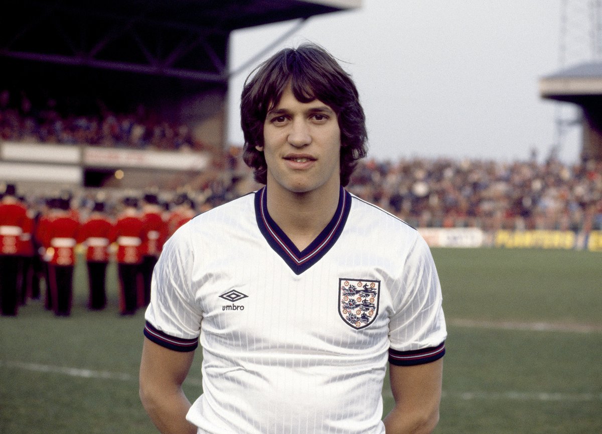 CoinGifts's tweet photo. 26th May 1984:
Leicester City's Gary Lineker made his Eng debut, coming on for Tony Woodcock in a 1-1 draw against Scotland at Hampden on this day 40 years ago.
#Leicester #LCFC #Foxes π¦ Fan Gift Idea #FilbertStreet #MOTD #PlayOffFinal #IPredictARiot
π https://t.co/VvzH7GPIGO https://t.co/HA4mqG3qGe