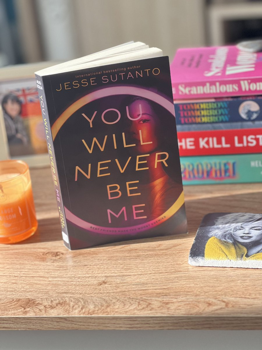 Welcome to the addictive LA world of influencers, toxic relationships, desperation for likes, mystery and intrigue. I devoured this in a few sittings - pure escapism! Thank you @NotCecily for #YouWillNeverBeMe by @thewritinghippo