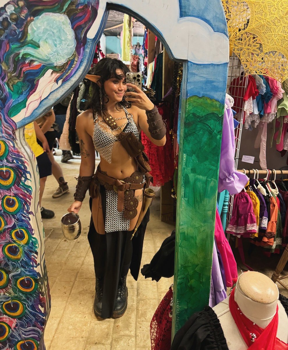 RenFair yesterday ⚔️⚔️ https://t.co/gQm6nS0nCo