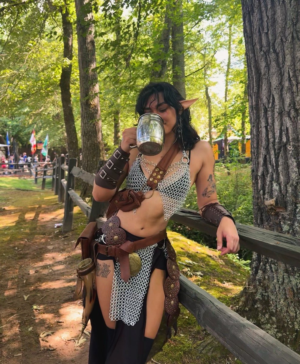 RenFair yesterday ⚔️⚔️ https://t.co/gQm6nS0nCo