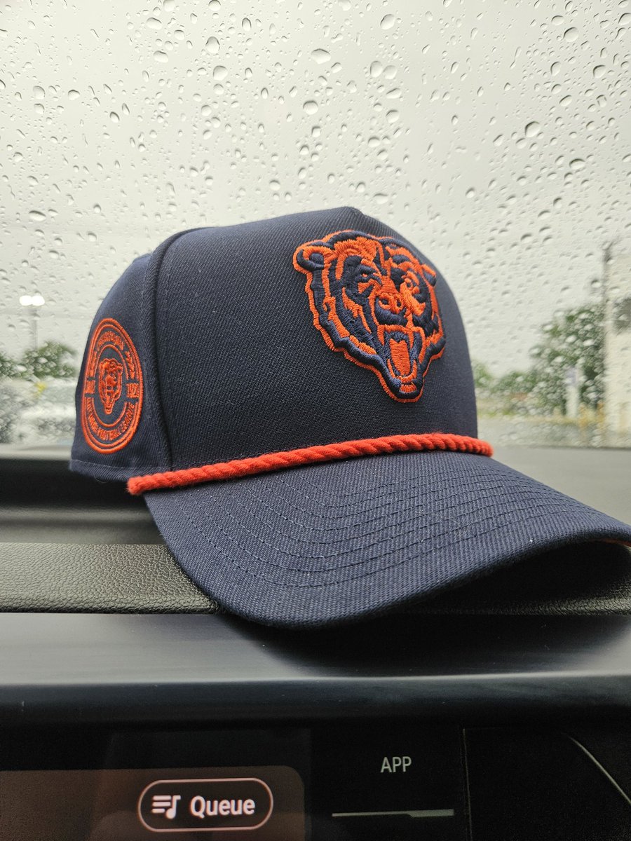 I'm obsessed with my new @ChicagoBears hat! #dabears