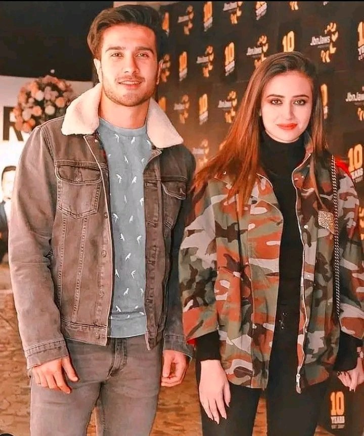 King Of LollyWood Industry @ferozekhaan With gorgeous Girl Sana Javeed ☺️💕🪖❤️

#Pakshowbiz #FerozeKhan #SanaJaveed