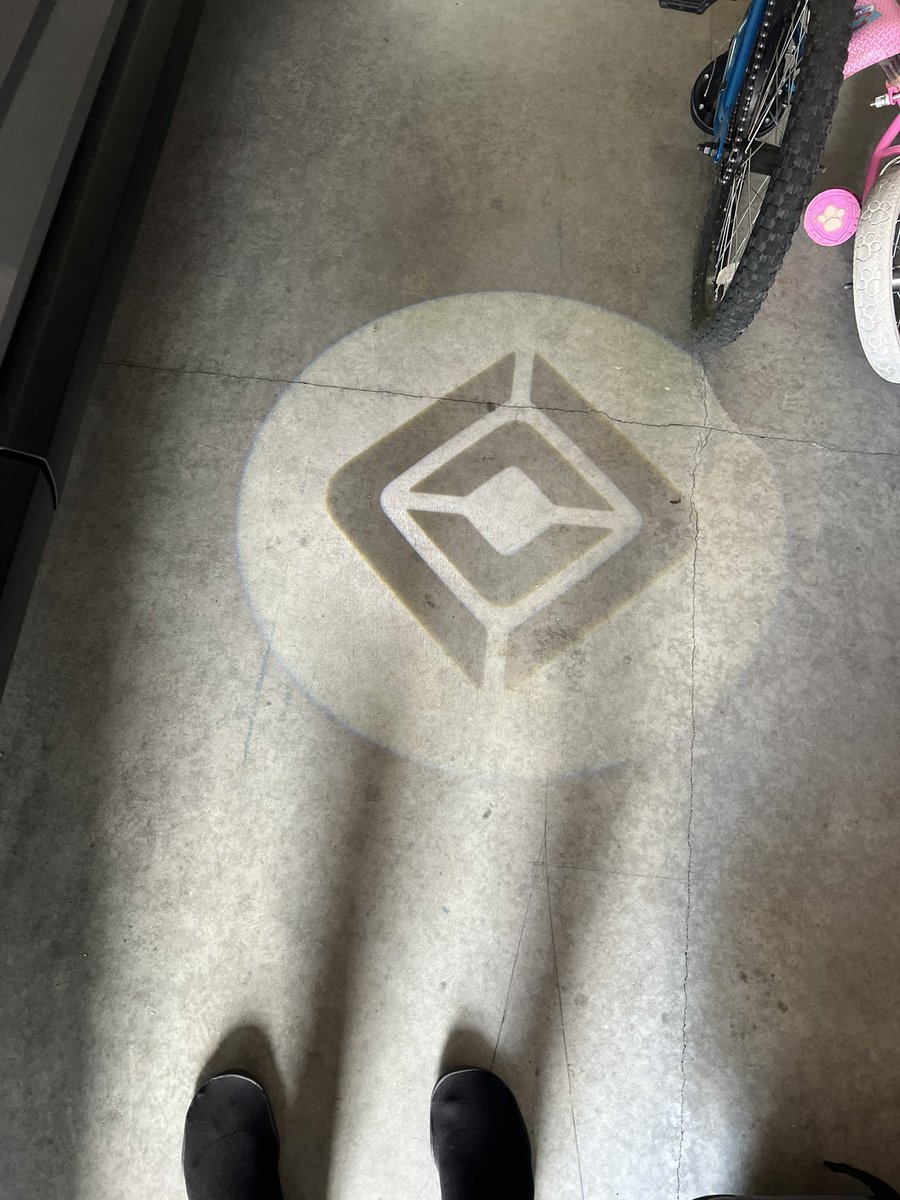 CanPair's tweet photo. #frunklife
@Rivian https://t.co/CgT0A7zW2V
