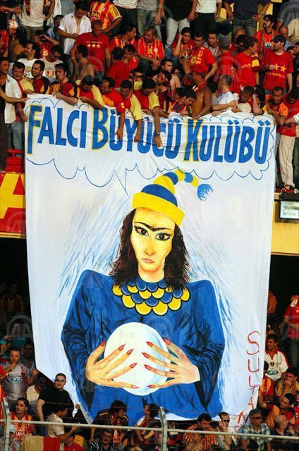 Fenerliler siz falcıya büyücüye inanmaya devam edin, GALATASAYARA ‘ya Allah yeter 💛❤️
“De ki: Göklerde ve yerde, Allahtan başka kimse gaybı bilemez.” (Nemi,27/65)
