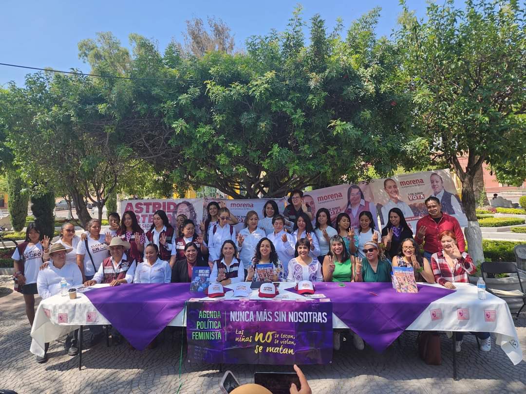 NuncaQro's tweet photo. Gracias por tan cálido recibimiento a las y los candidatos de Morena. Firman compromisos con la Agenda Política Feminista “Nunca más sin Nosotras” en Cadereyta @NuncaQro https://t.co/t9AYlXbD0b