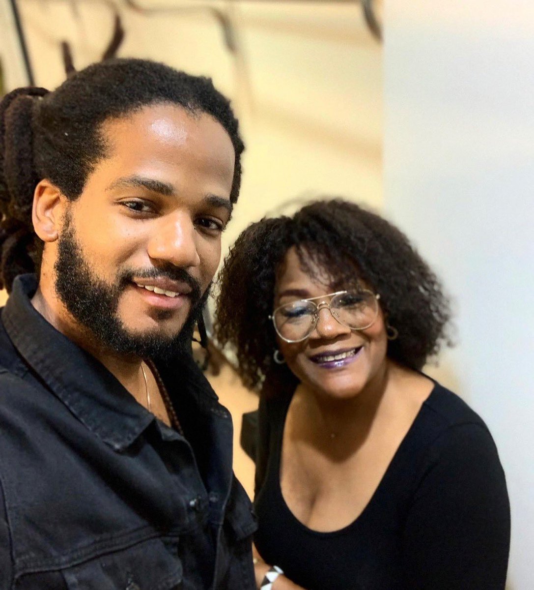 BÒN FÈT MANMAN ✨🙏🏿❤️✨ - Bondye beni m pou mwen gen yon manman tankou w. Mèsi pou lanmou w san kondisyon, mèsi pou sipò mantal ak spirityèl! Ou se yon gwo fòs nan lavi m’, ou toujou kanpe pou sa ki jis ak dwat. Mèsi pou kouraj w ak entegritew. #LIMYÈ