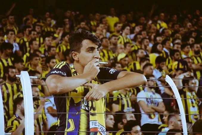 Kızlara burçlara inanan maldır dedikten sonra astrolog meralin şampiyonluk tahminine inanınca erkekler ahahah