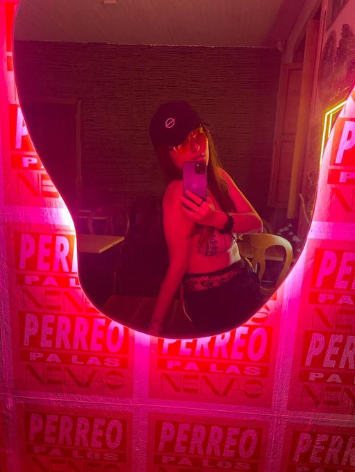 Party https://t.co/AzSULCxNEz<a href="/tag/newprofilepic"class="tags"><span>#newprofilepic</span></a>