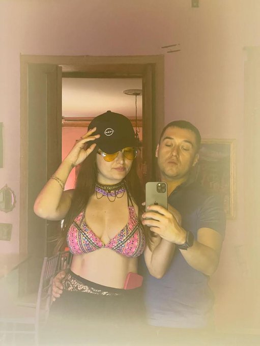 Party https://t.co/AzSULCxNEz<a href="/tag/newprofilepic"class="tags"><span>#newprofilepic</span></a>