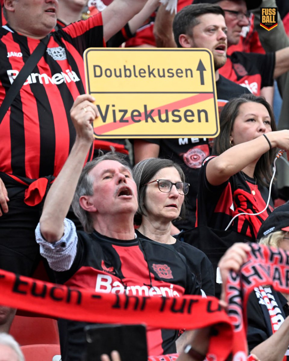 FussballBR's tweet photo. Doublekusen ✅
Vizekusen ❌
#Winnerkusen | #ForOurDream
#DeutscherMeisterSVB | #DFBPokalSieger https://t.co/xeZZVhY1mP