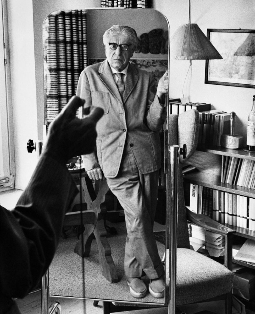 Probably influenced by his friend Adorno, who was the first from the Frankfurt School to start taking selfies, Ernst Bloch also took a few of them, but using the analog method. Here is one of them: