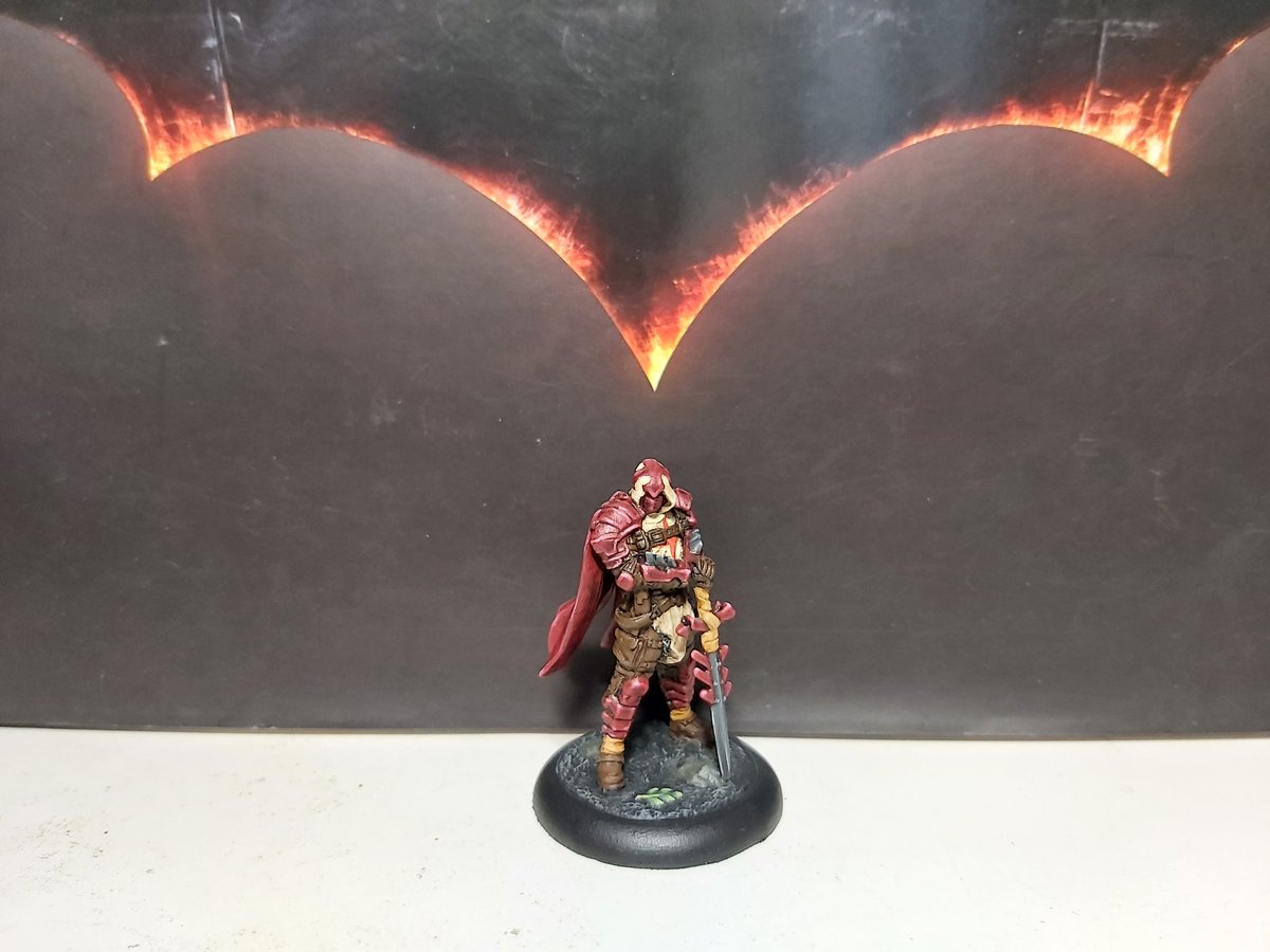m3tr0n01d's tweet photo. @LordMetalMan88 @GrimmDark1 @OdballsS @HughElMariscal @KhorneDog @DessTelain @SplitfireGamin1 @DanTheGreatGam1 @DaimonArkhan @NaustPrince @i_am_de_lion @MANTHECANN0NS @WarhammingS @TheWolfenbach @AntiLibWombat @MrAntiHero1 @SolLowe @OMechanicum @joshpaintsWH Azrael from Arkham Knight #BatmanMiniatureGame #KnightModels
It was a fun little project in preparation of Batman and I've got to try out my new Vallejo Khaki. https://t.co/D51qkyxmbL
