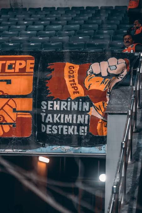 GozGozTv's tweet photo. Biz İzmir çocuğuyuz ya siz ? https://t.co/PiqKUrYXgp