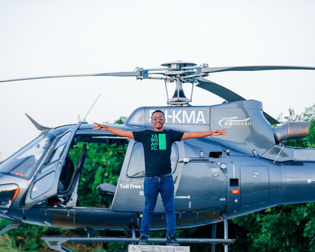 Fumbo Khan tweet media