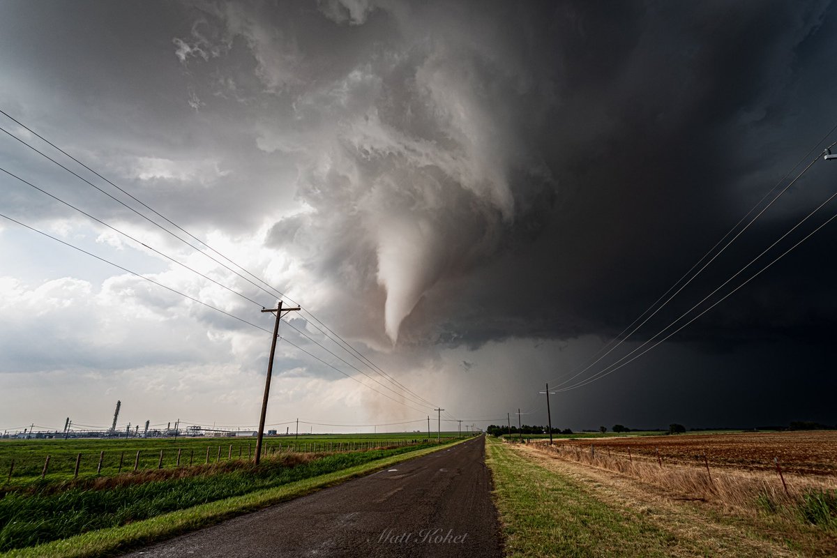 🌪𝕾𝖙𝖔𝖗𝖒𝖈𝖍𝖆𝖘𝖊𝖗 𝕸𝖆𝖙𝖙🌪 tweet media