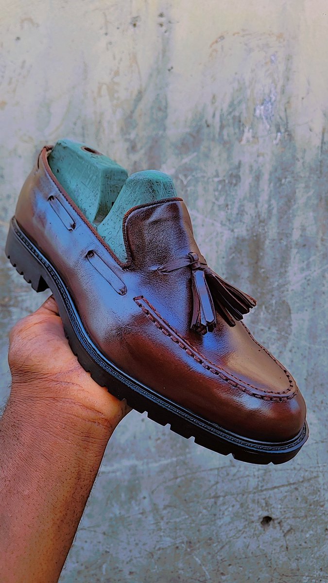 Omo__ayeni's tweet photo. @Oludeewon I make quality and affordable shoes.
Location: Abeokuta, Ogun state.
Prices:  #30,000 each       
Delivery is 2 weeks!!!
Please patronize and repost. Please send your orders to my DM.
I can deliver to your location !!! https://t.co/MjChiJel7P