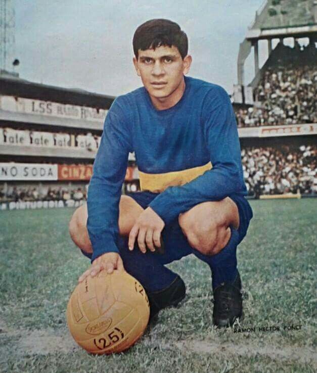 Hector Ramón 'Mane' Ponce, su apodo era por su gran gambeta parecido a garrincha, delantero surgido de las inferiores de Boca Juniors. Estuvo desde 1966/74. En 182 partidos hizo 84 goles. Héroes de la historia Boquense.