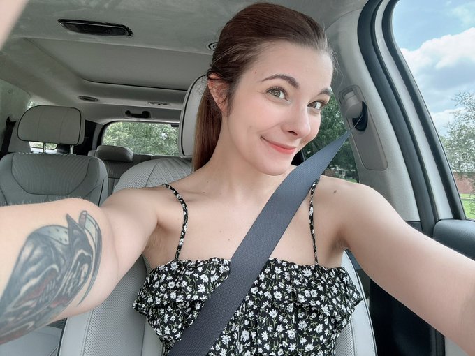 Do I look okay for my 3rd crawfish boil this week? https://t.co/0i9U9ATcKo