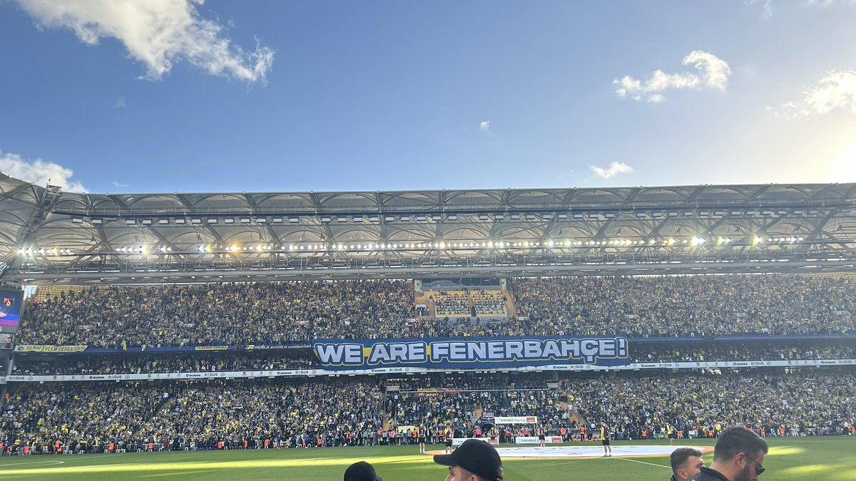 Bardede18's tweet photo. 💛💙 https://t.co/HjwPKshHNc