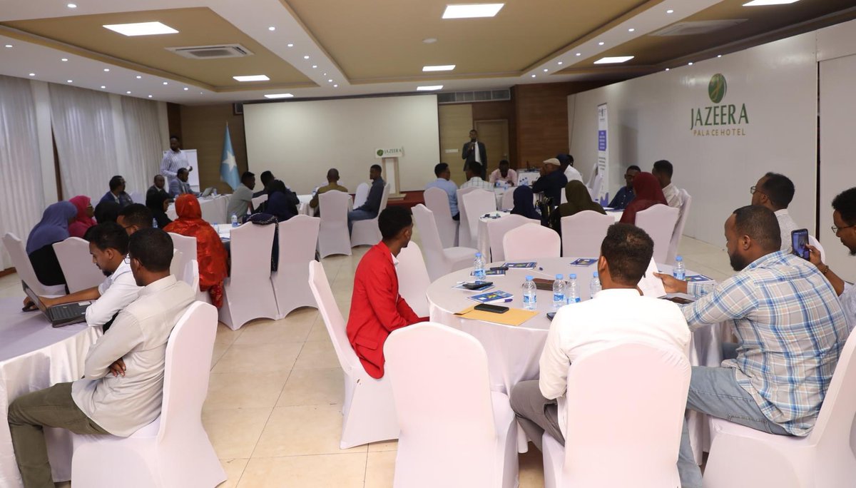 Today, @SomaliaMolsa in collaboration with the @NBS_Somalia organized a stakeholder consultation on National Multi-dimentional Poverty Index in Mogadishu, bringing together various FGS institutions. The consultation was officially opened by the Director-General @Yusuf_wadani.