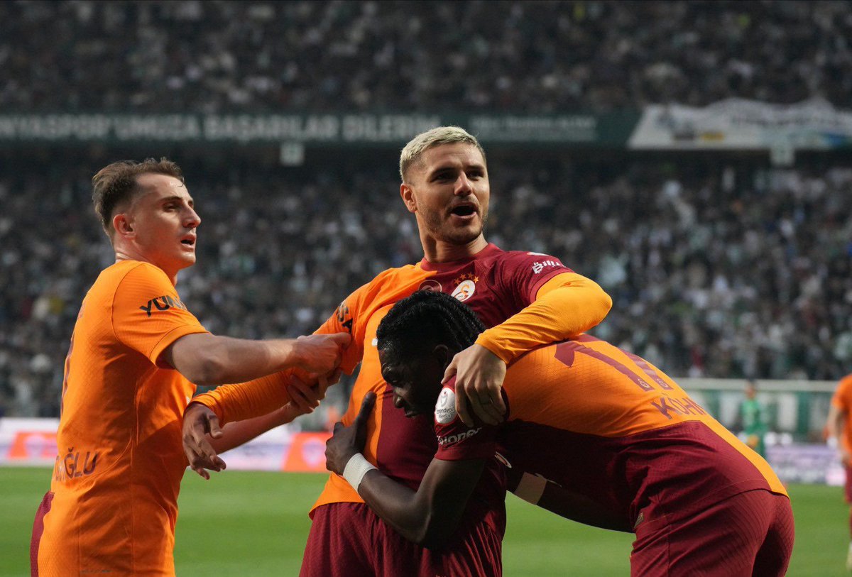 Tebrikler #Galatasaray🏆

2023-2024 Sezonu Süper Lig Şampiyonu olan <a href="/GalatasaraySK/">Galatasaray SK</a>’yı ve milyonlarca taraftarını yürekten kutluyorum.