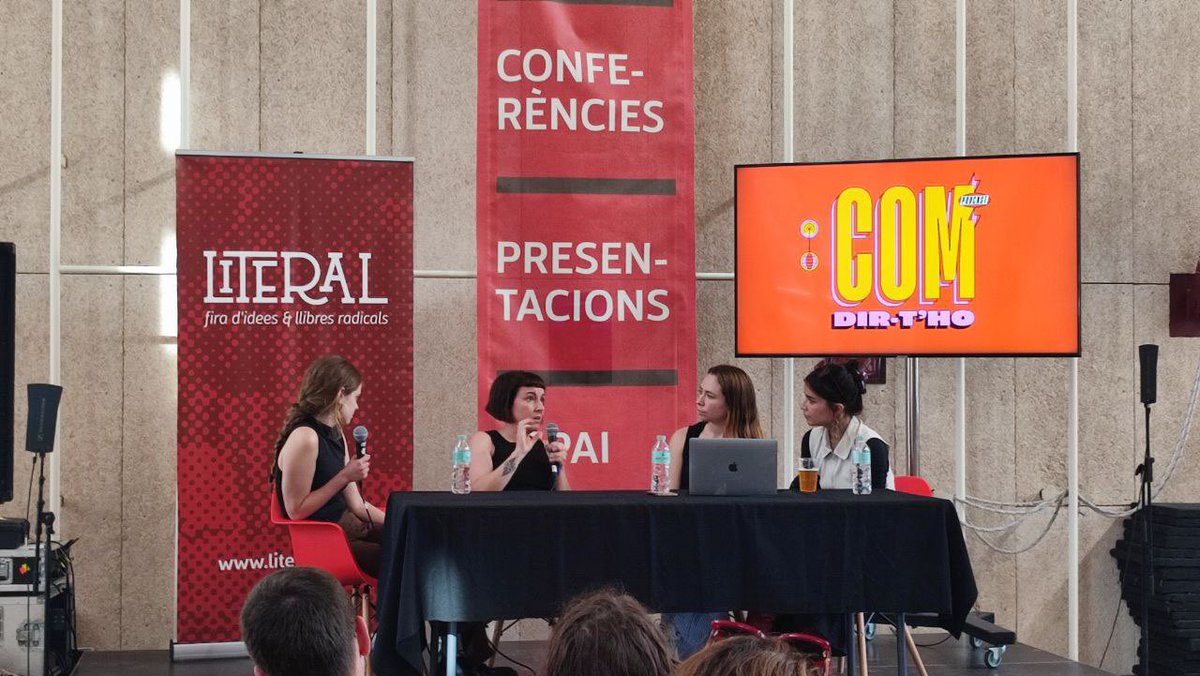 Literatura, edició, identitats, construcció nacional, canvis culturals a tope avui dins la @LiteralBCN amb @EFGuillemAgullo @omnium @carlota__rubio