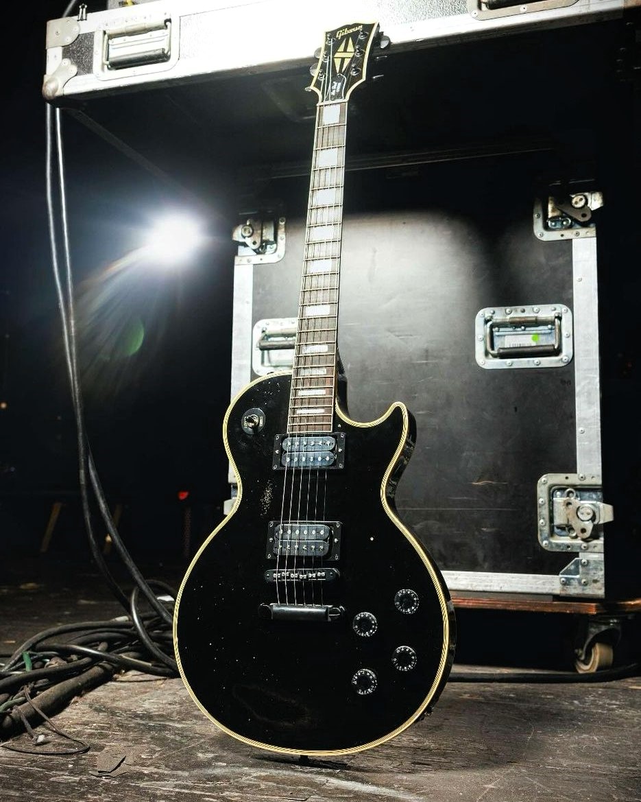 Kirk Hammett's 1989 Gibson Les Paul Custom #guitar #Gibson #FamousGuitars #KirkHammett #Metallica #GibSunday