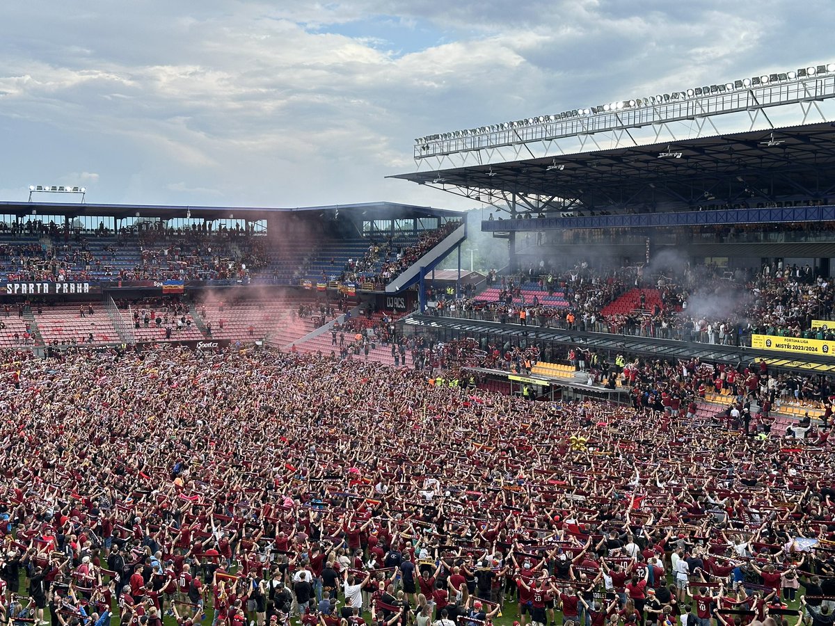 Dvě sezóny permanentkář, druhý titul v řadě 💙💛❤️