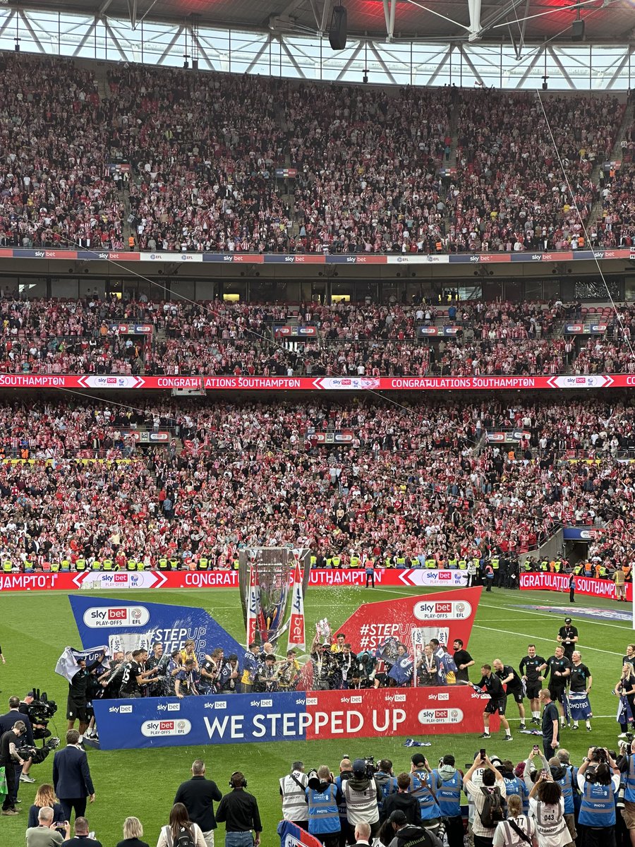 That was a bit special! We’re back 🔴⚪️
#saintsfc