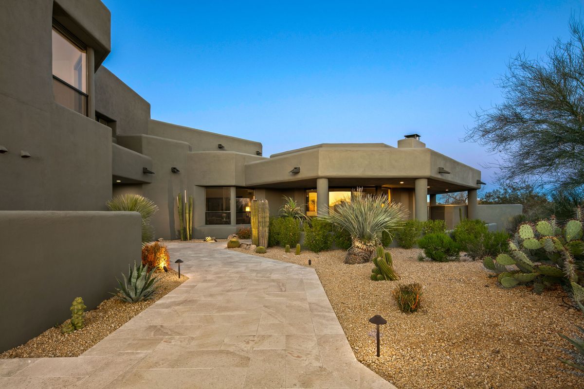 russlyon's tweet photo. Your Scottsdale oasis awaits. Membership transfer available. 🏠⛳️
- - - -
37661 N 94th Street | Scottsdale
Listed with Paul Perry, David Stockton, and Michelle O'Neill
Offered at: $3,200,000
- - - -
#russlyonsir #sothebysrealty #nothingcompare https://t.co/R02wuatC8H