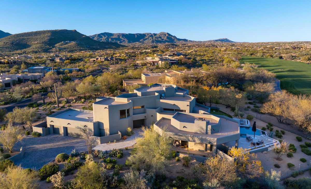 russlyon's tweet photo. Your Scottsdale oasis awaits. Membership transfer available. 🏠⛳️
- - - -
37661 N 94th Street | Scottsdale
Listed with Paul Perry, David Stockton, and Michelle O'Neill
Offered at: $3,200,000
- - - -
#russlyonsir #sothebysrealty #nothingcompare https://t.co/R02wuatC8H