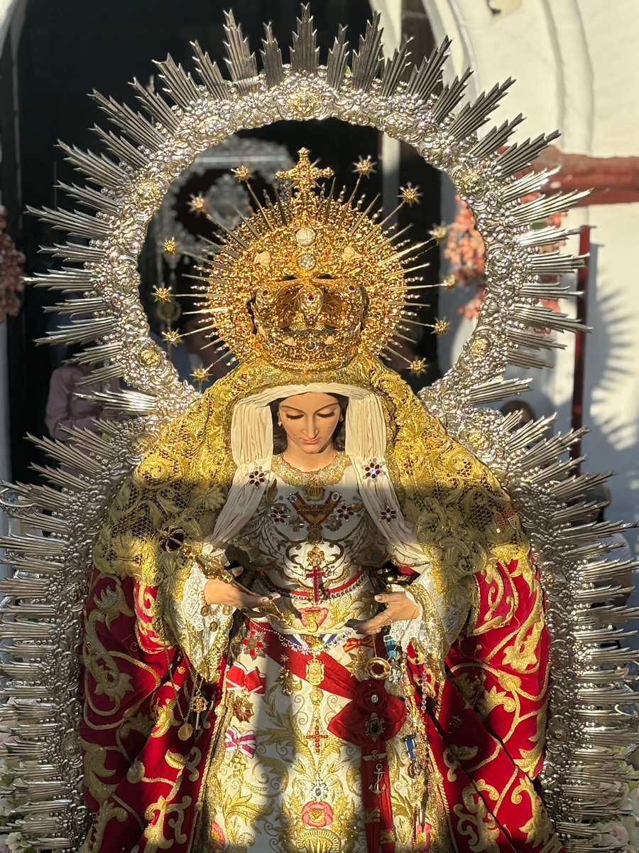 📆 Hace quince días, Nuestra Señora de la Soledad Coronada salía a las calles de Huévar del Aljarafe para recibir el amor y las plegarias del pueblo que la venera desde tiempo inmemorial.

#SoledadCoronadaHuévar