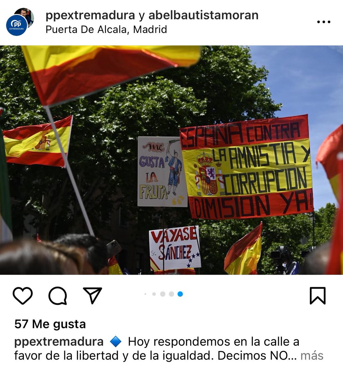 Al PP de Extremadura y a Abel Bautista les gusta la fruta. 

Han elegido la foto con el mejor mensaje. Menudo nivelazo.