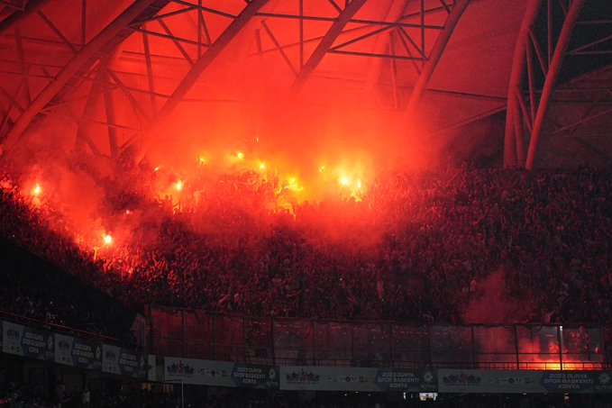🔴 2023-24 Süper Lig şampiyonu Galatasaray oldu! 🏆

#ŞampiyonGalatasaray