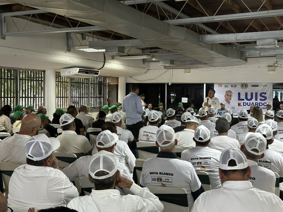 Secretariado Político de la Alternativa Histórica 🇻🇪

#AcciónDemocrática y <a href="/Copei_Partido/">Partido COPEI</a> con presencia de sus autoridades nacionales <a href="/adbernabe/">Bernabé Gutiérrez</a> <a href="/JCAlvaradoVzla/">Juan Carlos Alvarado</a> y regionales, trazan líneas de acción para la victoria del #28jul con @luisemartinezh a la presidencia de la República.