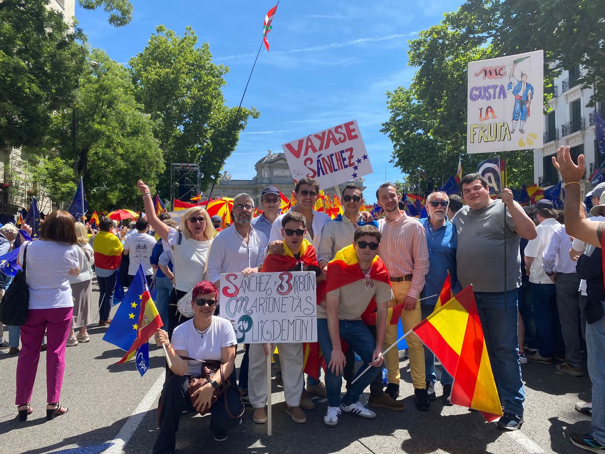 Esta mañana en Madrid, los compañeros y afiliados del PP de Oviedo alzamos la voz contra la desigualdad y la impunidad ante la Ley.

Frente a la amnistía, tu voto es la herramienta más poderosa.

#EspañaResponde
#TuRespuesta