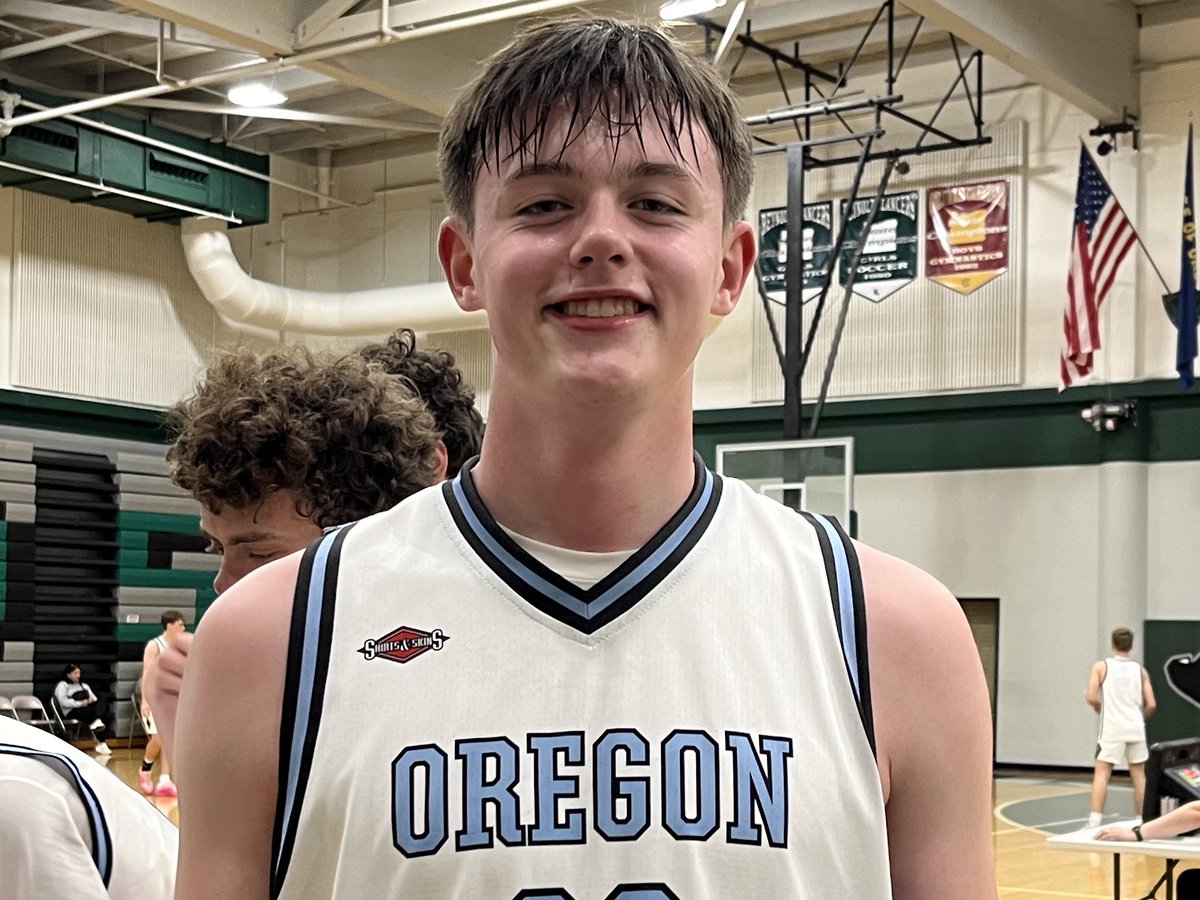PrepHoopsOR's tweet photo. Getting out in transition this morning at the @HoopSource1 Memorial Day Championships was @CarterDietz23. The rising Lake Oswego senior was scoring layup after layup early on as @OregonPremier notched a runaway 17U Atlantic bracket win. https://t.co/UN9CPruM3R