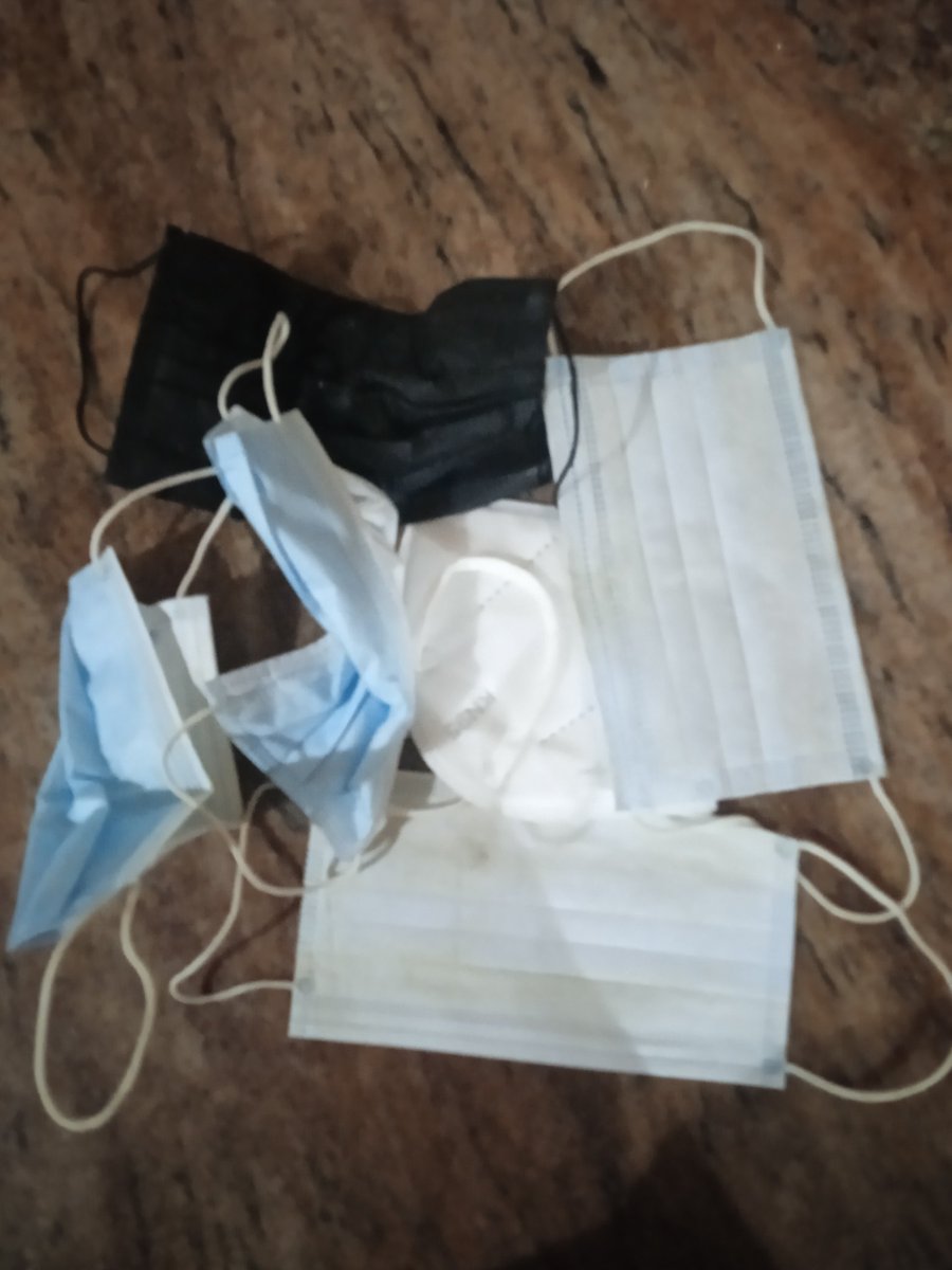 Hoy, limpiando mi biblioteca, me encontré estos "implementos" que constituyeron una de las mayores estafas a la humanidad. Usted los usó?