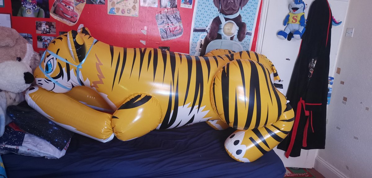 Pumpkin is really excited to go to sleep tonight cuz she misses her favorite girl 🖤🧡🖤🧡🖤🧡#inflatable #inflatableworld #pooltoy #squeak #inflatables