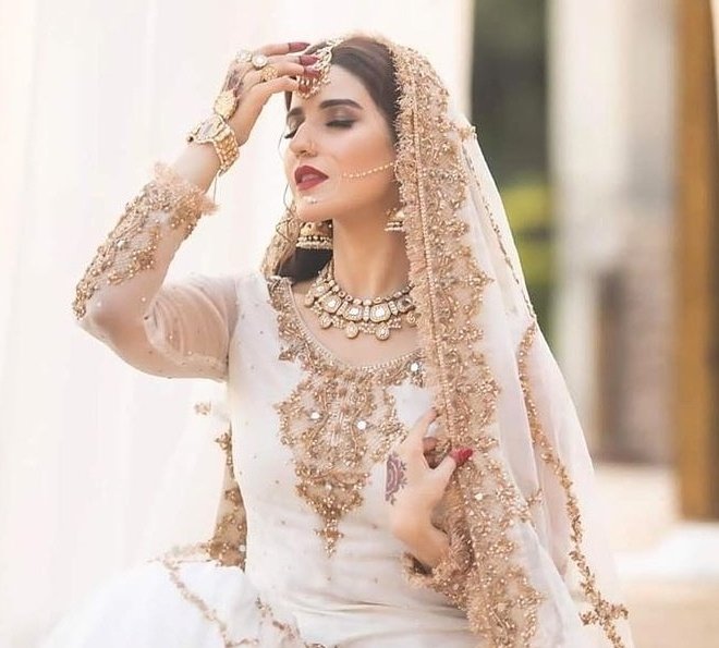 We deserved one photoshoot of Fari &amp; Junaid :( 
#Wahajali #Hareemfarooq