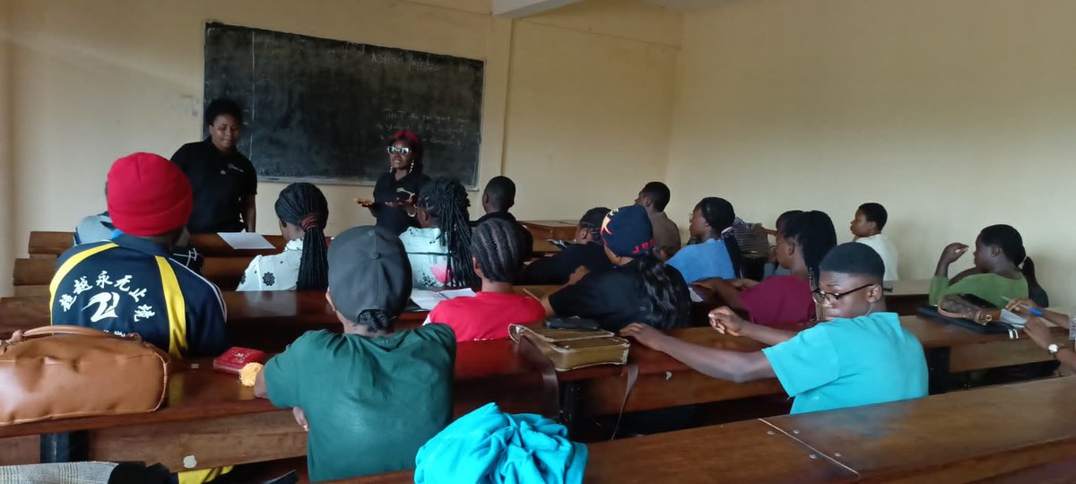 It was great pleasure to share with some leaders and debaters of the University of Bamenda debate club on the role of social media in facilitating Cultural Exchange and Understanding. 
#HateFreeCameroon
<a href="/237check/">@237CHECK</a> 
<a href="/_AfricanUnion/">African Union</a> 
<a href="/AfricaCheck/">Africa Check</a> 
<a href="/civic_watch/">Civic Watch</a> 
<a href="/DefyhatenowWCA/">#defyhatenow West & Central Africa</a>